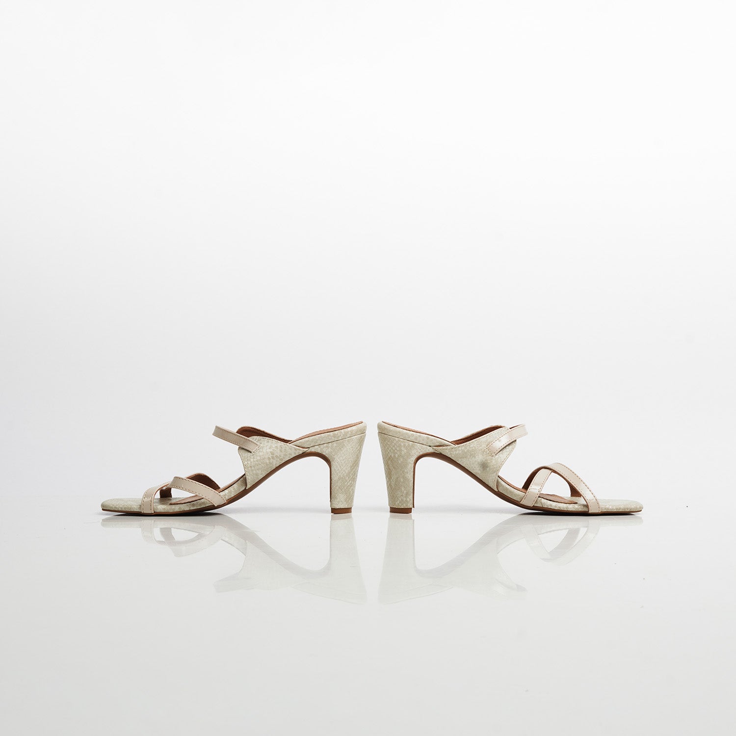 Élan - White Criss Cross Heels