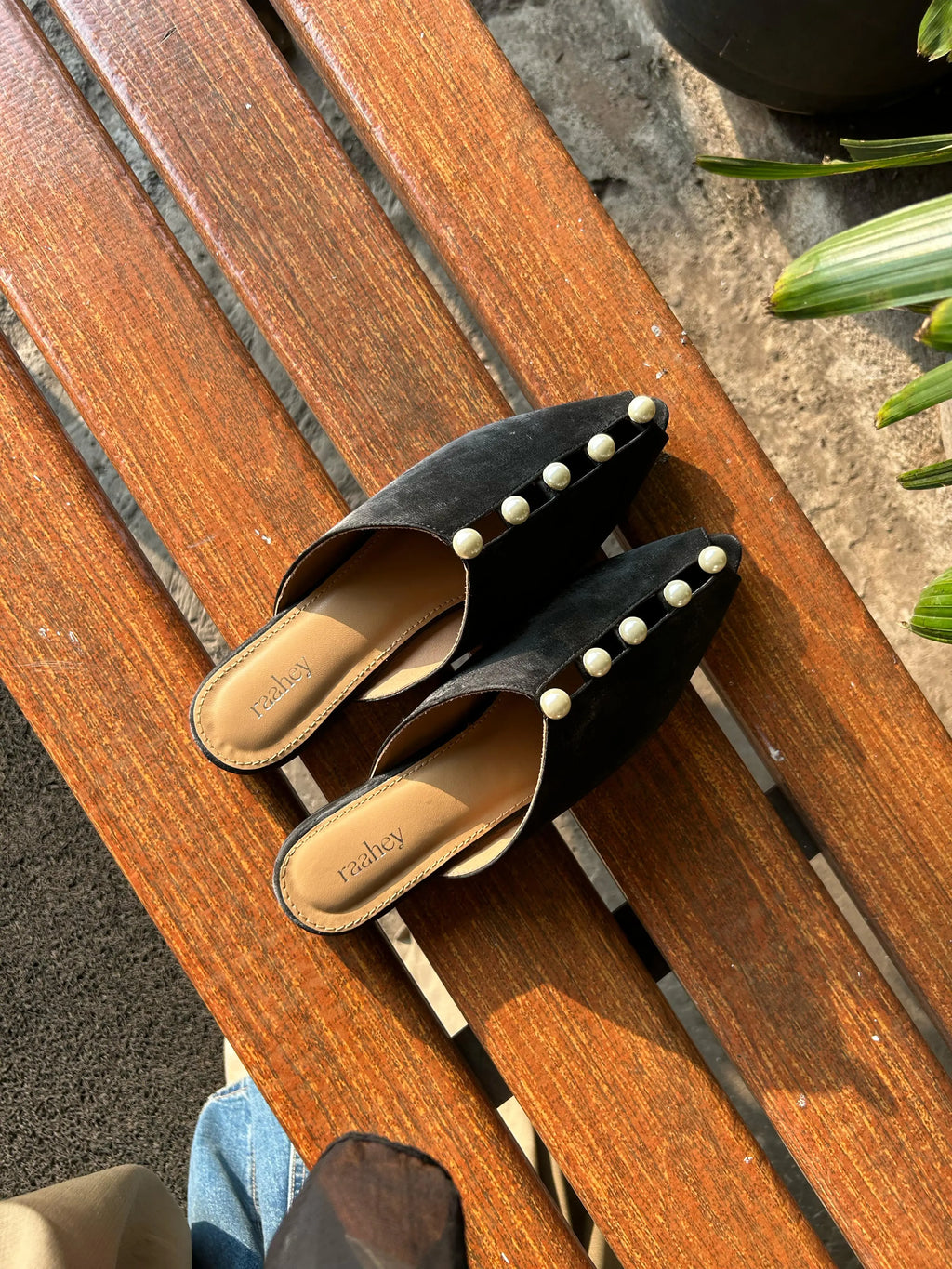 Mahrukh - Black Mules