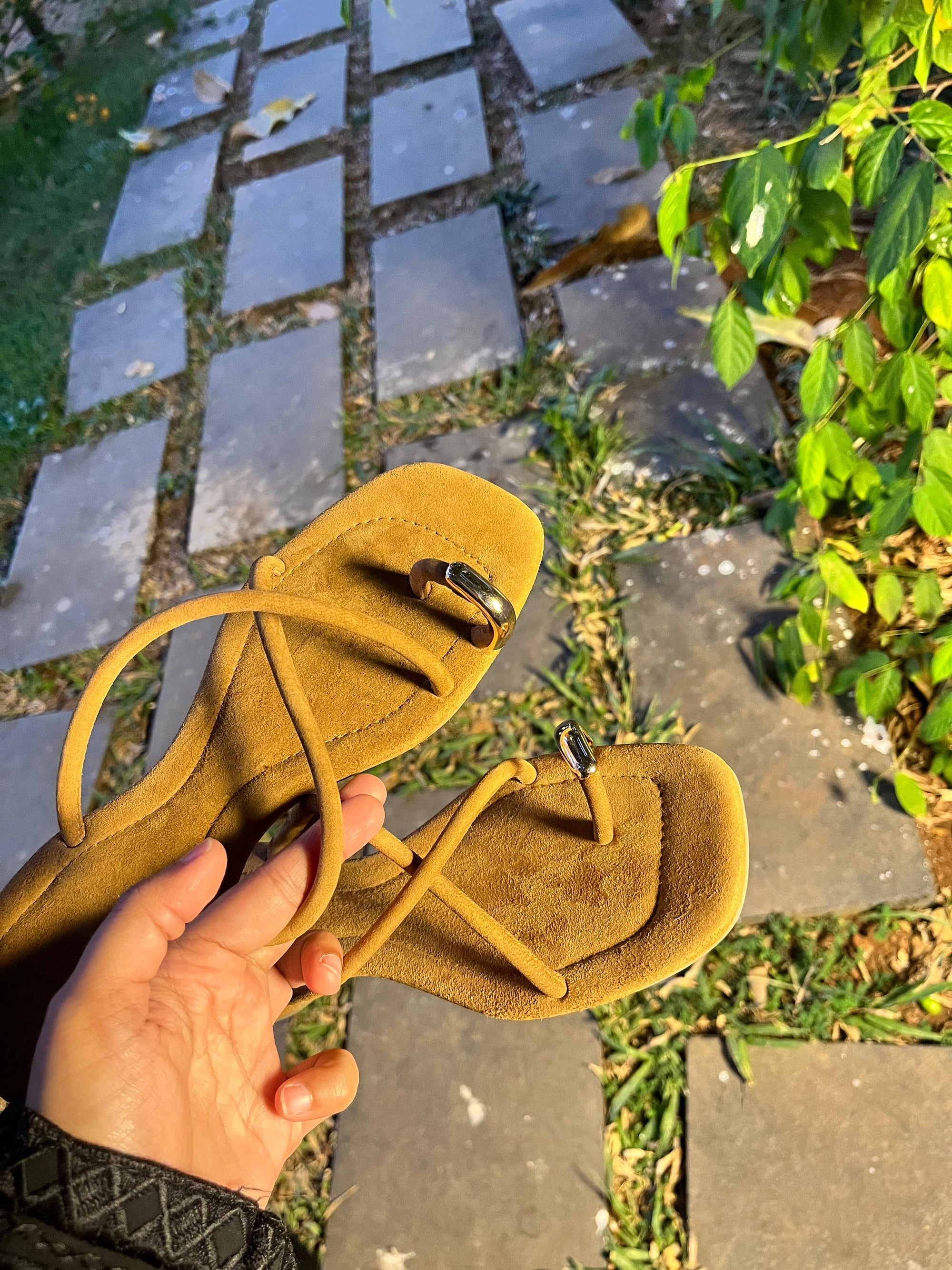 Cleopatra - Brown Flats