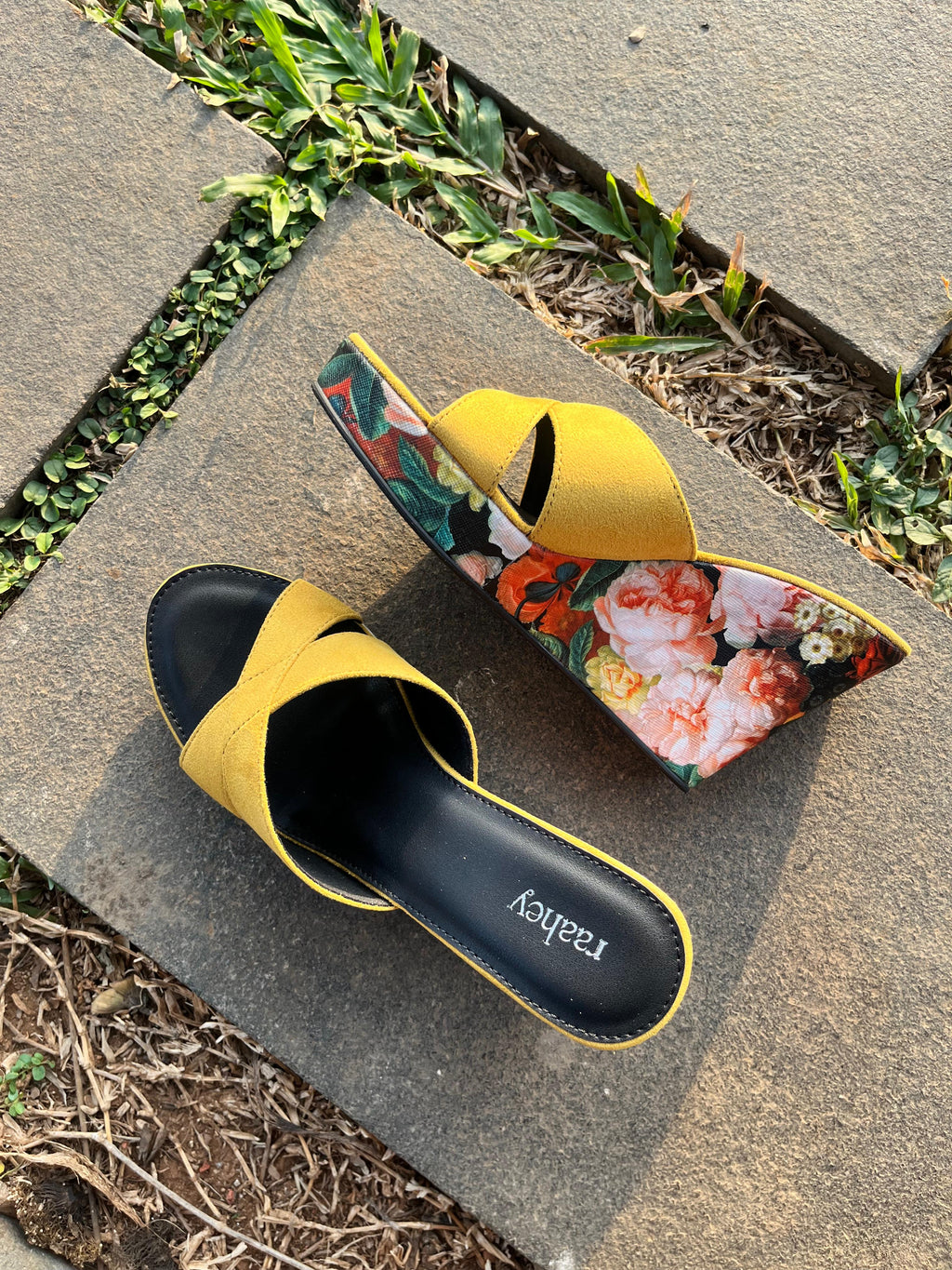 Bahaar - Yellow Wedges