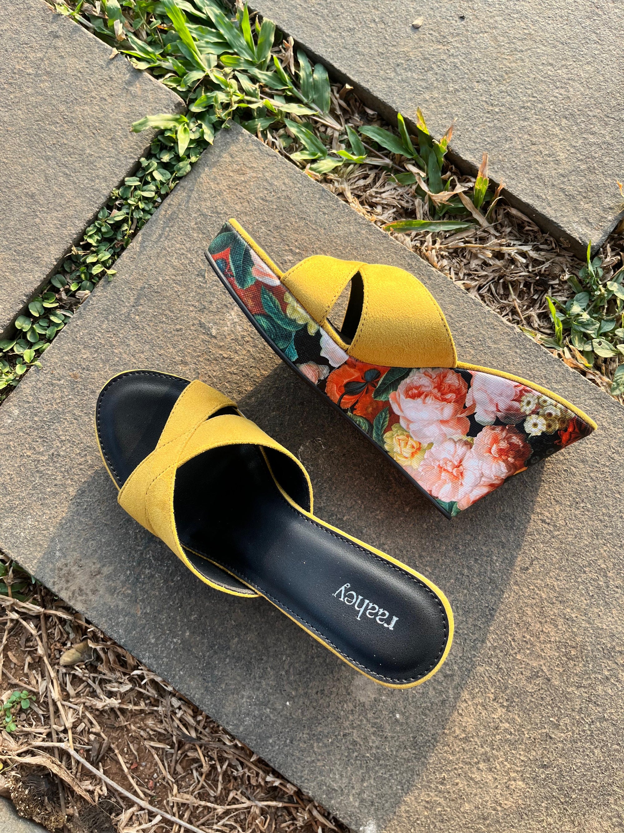 Bahaar - Yellow Wedges